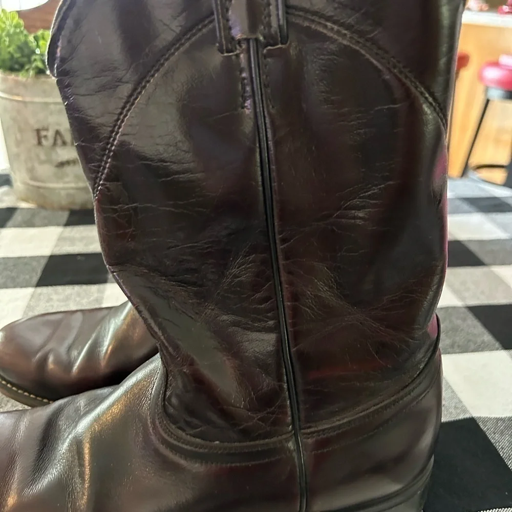 Laredo size 8 men's made in the USA leather cowboy boots cherry brown